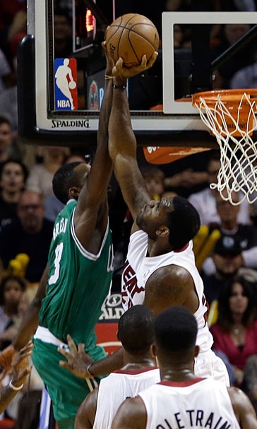 It was just 5 minutes, but Greg Oden shows glimpse of talent